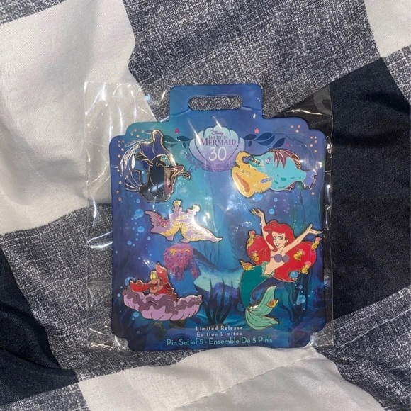 Disney Little Mermaid 30th Anniversary Limited Release Pin Set - Picture 2 of 4